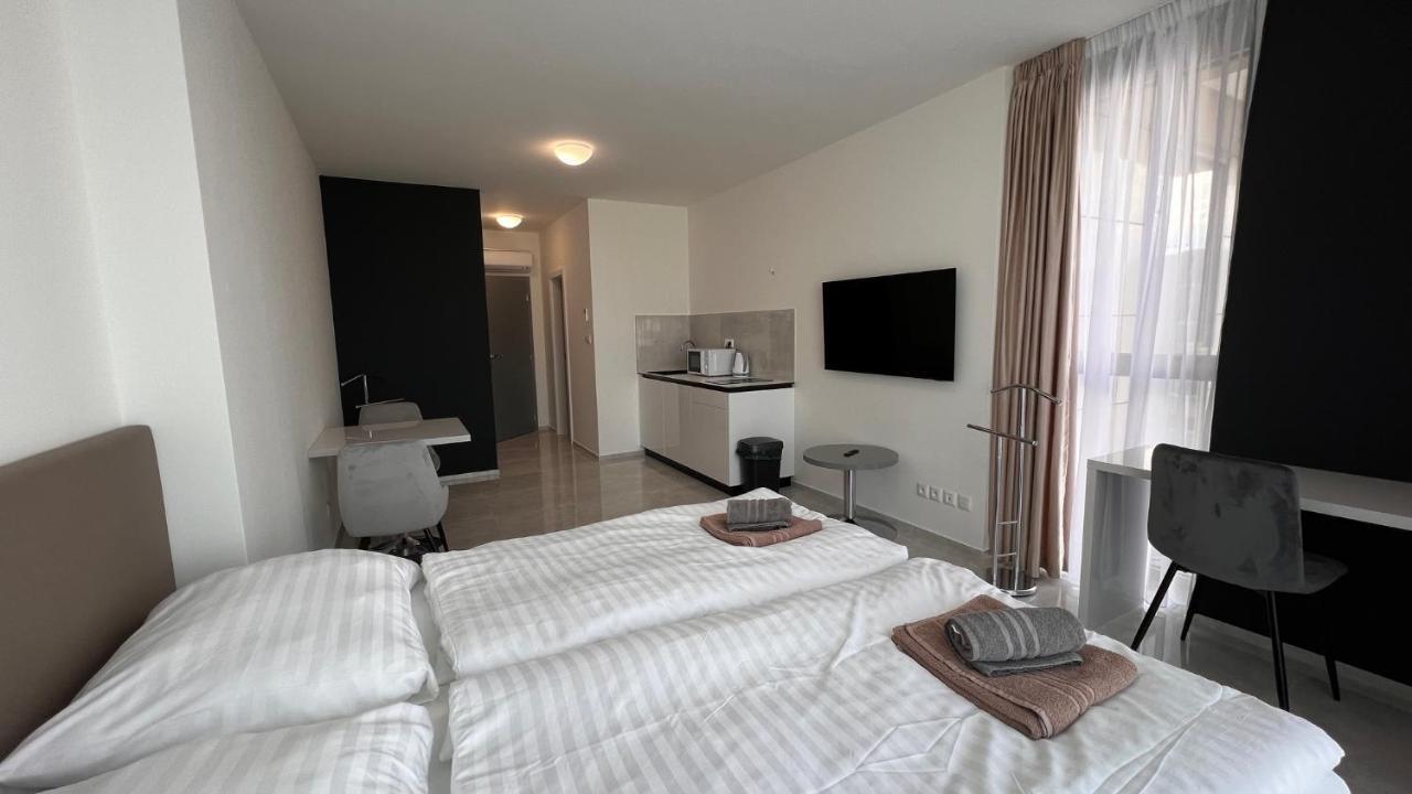 Air Conditioned 1 Room Apartment Vienna Gate, 2 ブラチスラヴァ エクステリア 写真
