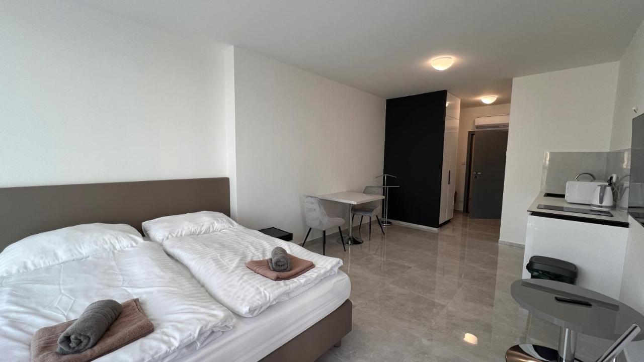 Air Conditioned 1 Room Apartment Vienna Gate, 2 ブラチスラヴァ エクステリア 写真